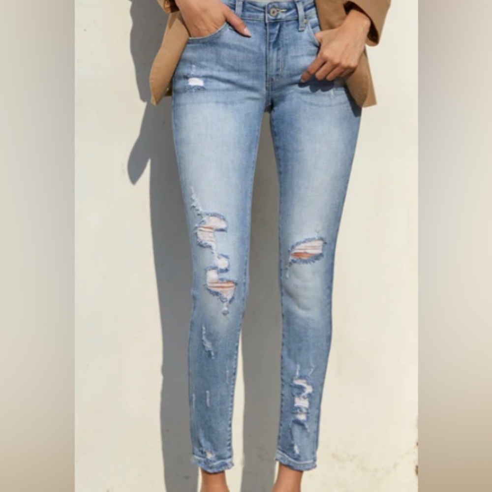 KanCan distressed ankle jeans